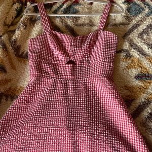 Gingham dress with key hole
